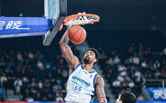 43分钟砍30分22板！这才是联盟第一大外援，刘维伟季后赛的杀手锏