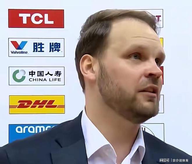 CBA又闹出大笑话，外教公开怒喷，真是脸都不要了