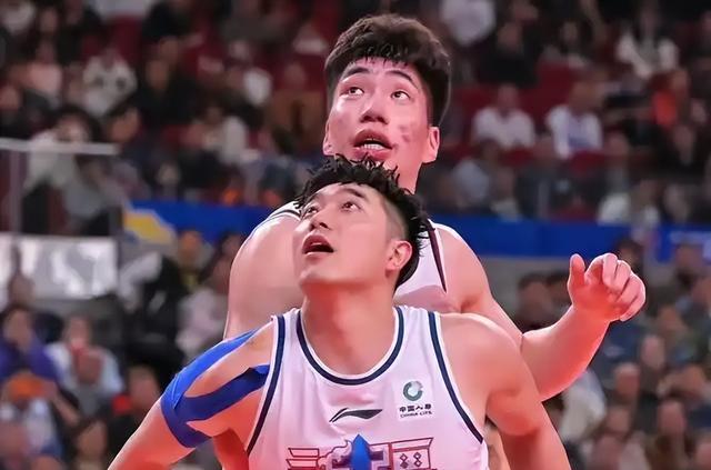 十场输八场！山东男篮从季后赛前四跌到第八，谁是元凶