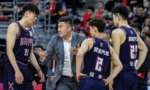 徐昕打爆旧主砍两双！广东德比惨败，焦泊乔坐冷板凳引争议