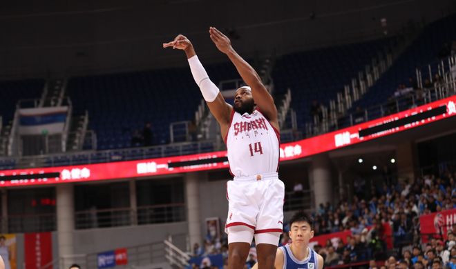 取胜青岛后山西却传3坏消息！外教口不择言爆争议言论，恐遭重罚