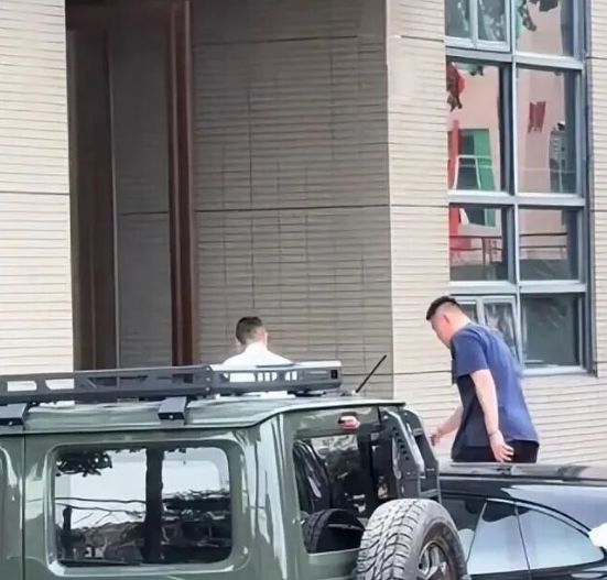 广东男篮今日最新动态！老板亲自到场激励球员，徐杰深夜发声，焦泊乔缺席原因曝光