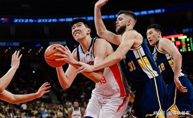 CBA季后赛太疯狂了！三大强队惨遭逆袭：广东被爆冷辽宁晋级稳了