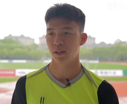 王钰栋：在场上很希望赢球有点着急，做出了一些不成熟的行为