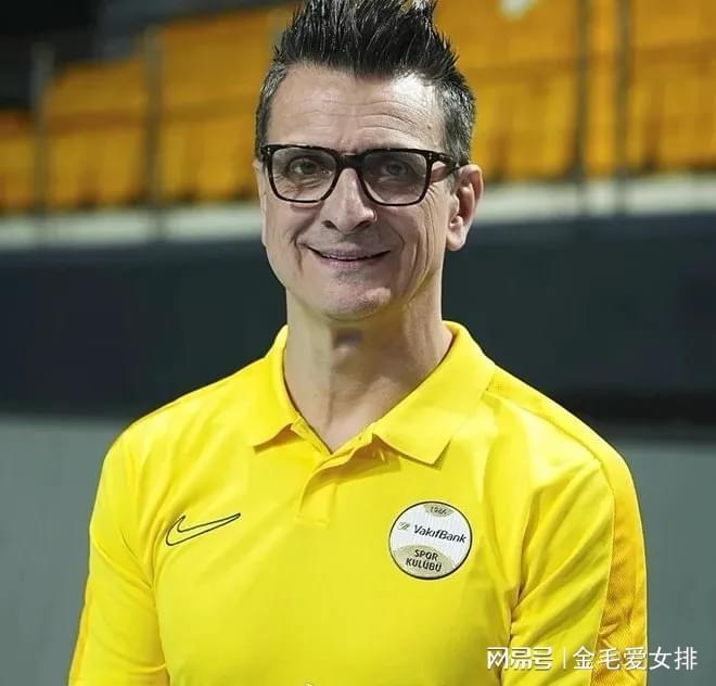 火星撞地球！欧冠女排半决赛巅峰对决，科内vs瓦基弗谁能赢？