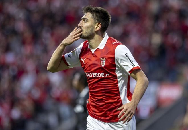 爆冷！补时绝杀，大黑马创造奇迹，击败弗赖堡，欧战晋级形势大好