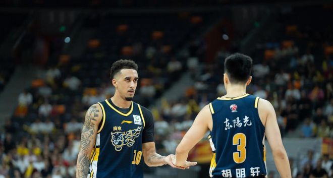 直播有变！5月1日央视直播CBA季后赛突生变动，广东客场战生死局
