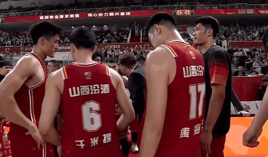 山西男篮对阵青岛，球员评分：3人满分、5人及格、1人低迷