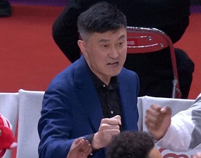 广州坐拥主场优势，外线手感持续低迷，遗憾不敌广东强敌