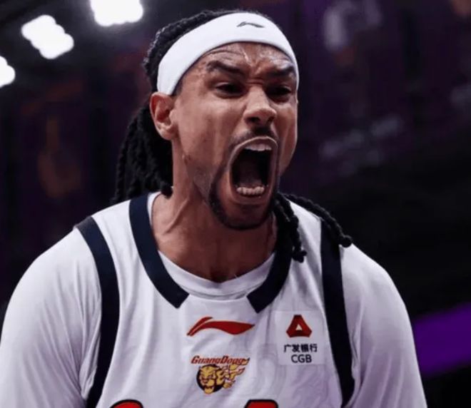 G2广东85-64广州4利好！双塔+胡明轩太好用，3将终于减少上场时间