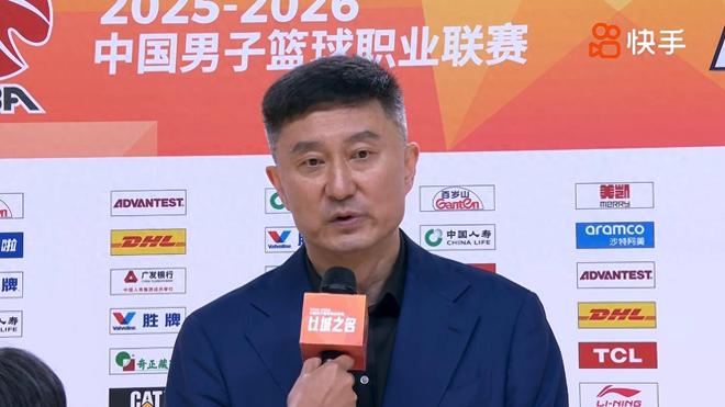 出人意料！之前不重用的广东两人合砍34+23，媒体人：他俩是首功