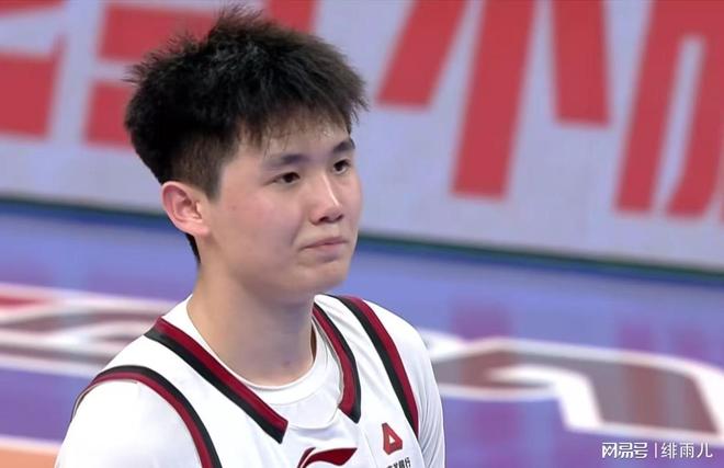 李悦洲打成大腿！广东队却坑惨三大新星，杜锋又被围攻了！