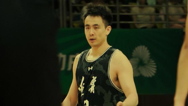 赵继伟1+2！威尔斯16+3,鄢手骐2+1,高诗岩6+6+4,辽篮落后山东11分