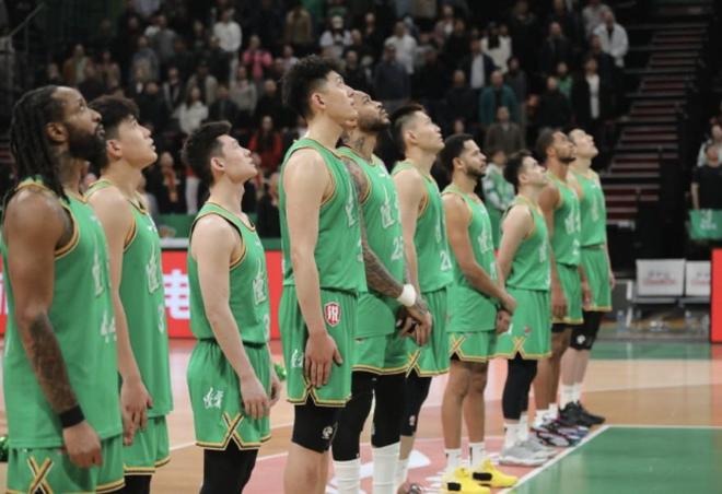媒体人：辽篮队史最辉煌的时代结束了，新老交替是体育的常态