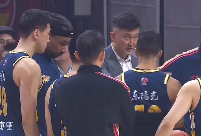 CBA季后赛！广东再胜广州让一追二，辽宁崩盘山东晋级，八强出炉