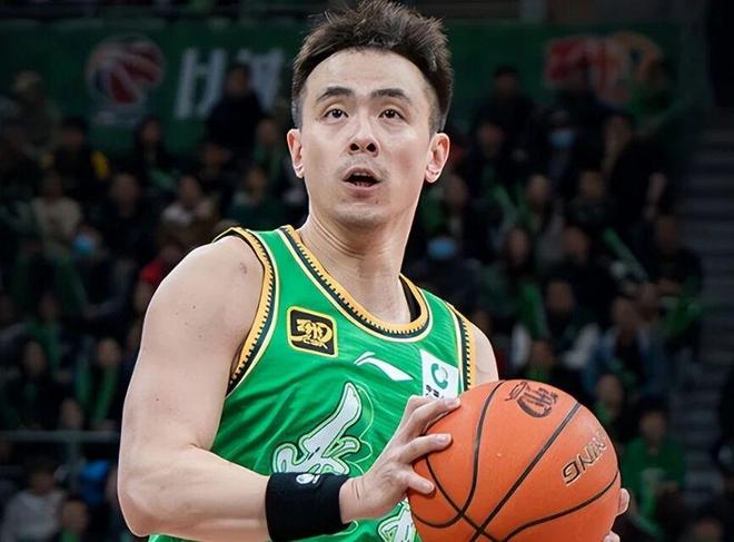 赵继伟取消辽宁男篮认证 上海男篮洛夫顿暴瘦 广厦官宣孙铭徽复出