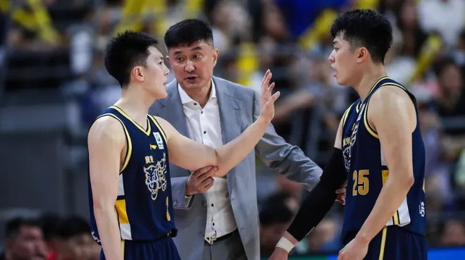 宏远被普遍看衰？3因素利好广东队，杜锋出奇招有望以下克上
