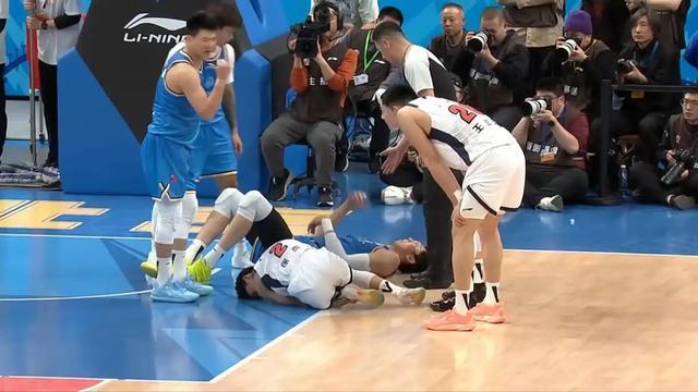 京粤大战再启！常规赛双杀广东，北京季后赛能稳赢吗？