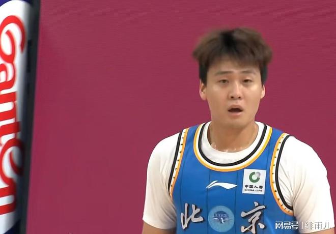 赵睿正式复出！北京男篮全主力围剿广东队，狂逼杜锋止步8强！