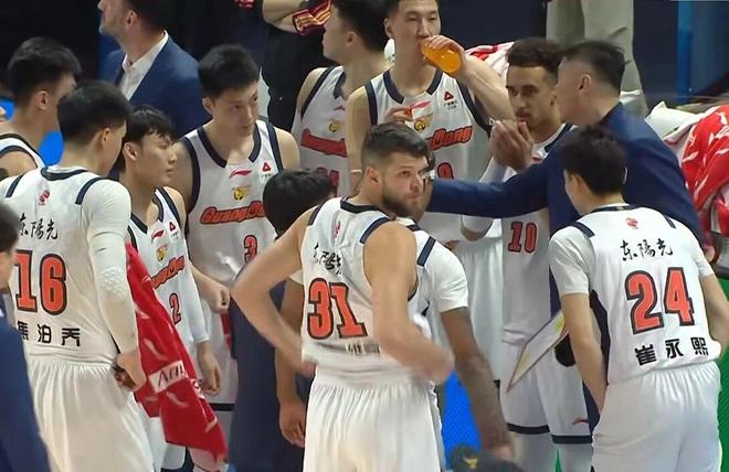 广东男篮94-102北京，两锋线状态低迷，一问题明显，球员评分出炉