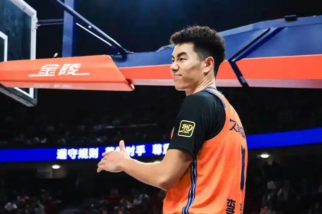 终结交锋劣势！周琦麦基内线统治，北汽团队篮球拿下季后赛首胜