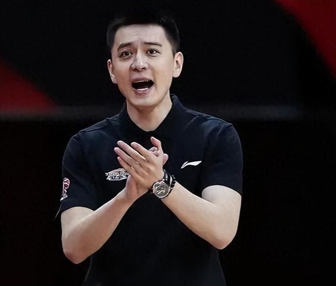 辽篮两连胜逆风翻盘，外援补强圆梦，莫兰德理性回应杨鸣点评