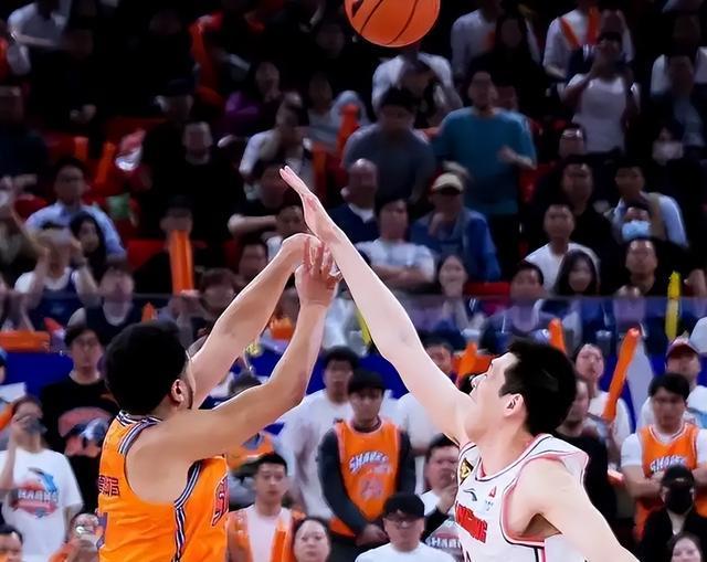 曾凡博替补17分！广东主帅杜锋：我们轮换真的顶不住