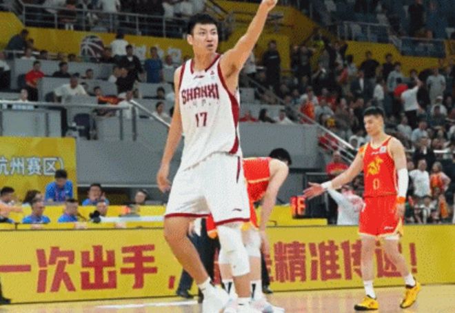 焦海龙G1赛后与球迷争执，CBA官宣被罚3万，G2激烈对抗仍将继续！