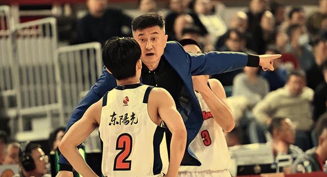 徐杰仅得4分!崔永熙投篮4中0一分未得,广东宏远落后北京首钢队9分