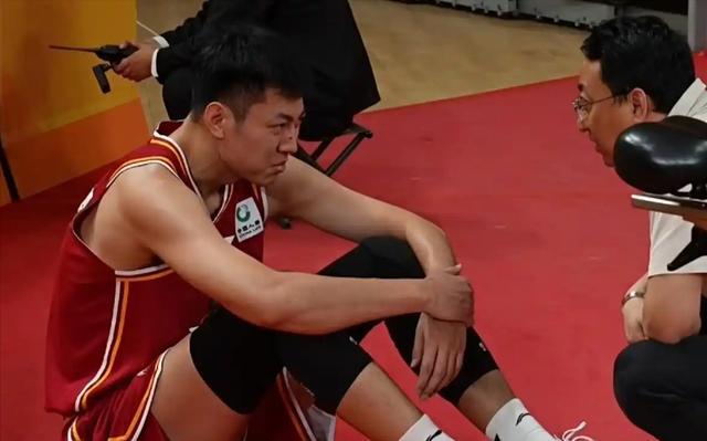3万罚单是否过重？焦海龙怼客场球迷被罚，赛场边界问题再引讨论
