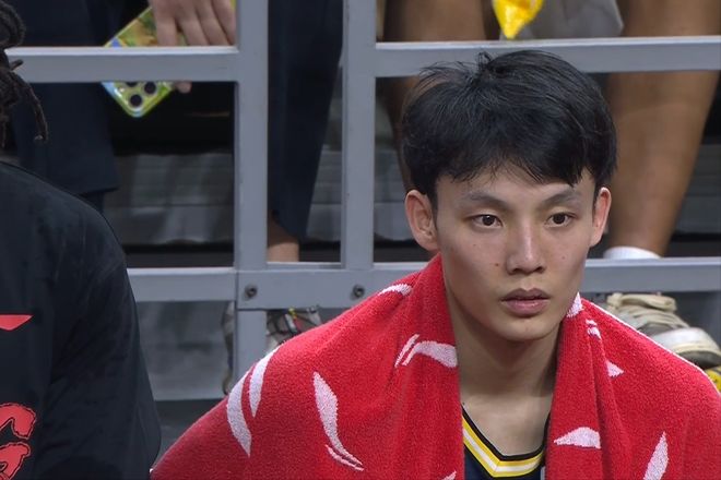 徐杰7中0助队三分绝杀，胡明轩爆发23分，周琦致命失误