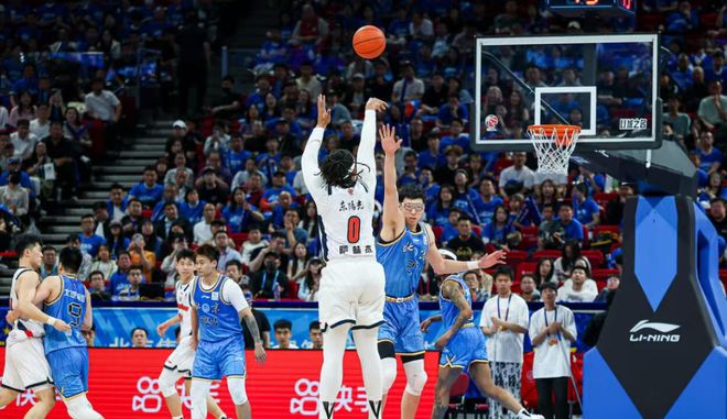 CBA男篮动态更新！广东男篮vs北京男篮，赛前带来广东男篮徐杰、胡明轩、崔永熙以及北京男篮赵睿最新消息