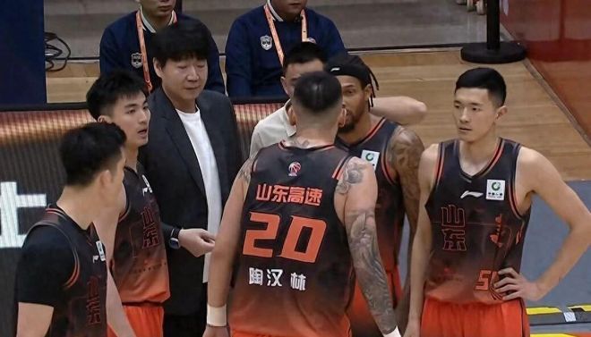 山东高速男篮止步八强,邱彪赛后破防:有些球员对不起“职业”二字