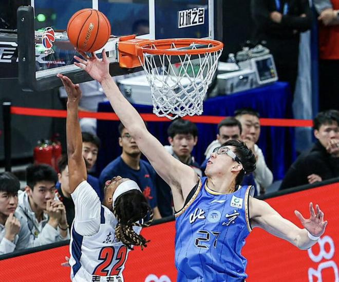 关键时刻出现失误，周琦登场35分钟&投篮10中4得13分8板2助