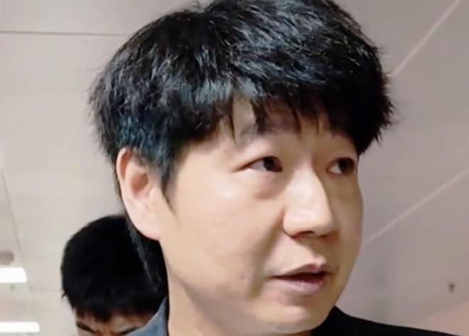 怒了！邱彪：输得实在太丢人，有些球员今天就TM不是职业球员