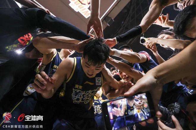 加时绝杀！广东主场19记三分杀回北京