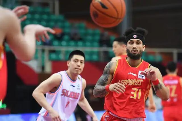 广厦山西第二战：1次失误葬送绝杀，裁判没争议？