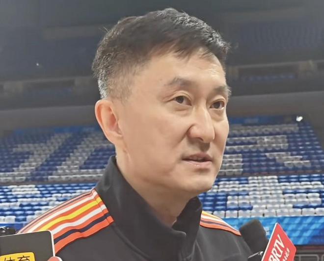 杜锋：系列赛看到了年轻人的担当和成长，希望今晚大家继续拼