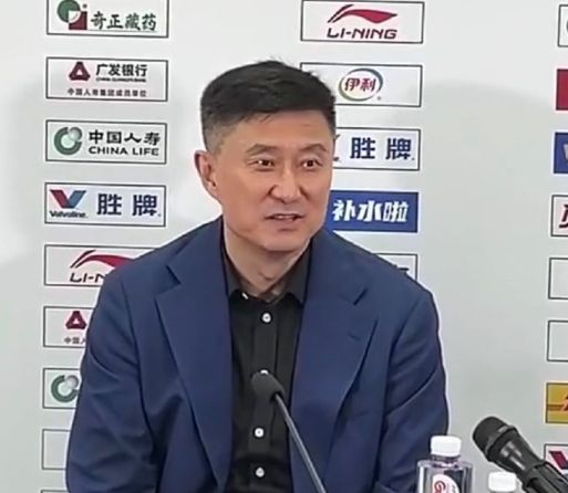 深夜两点！广东男篮发声总结出局赛季 球迷留言杜锋朱芳雨下课