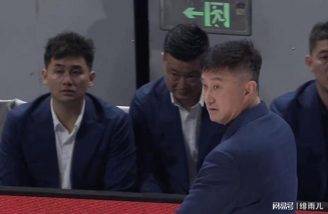 止步8强后！广东队作出重大决定，杜锋去向曝光，徐杰要被交易？