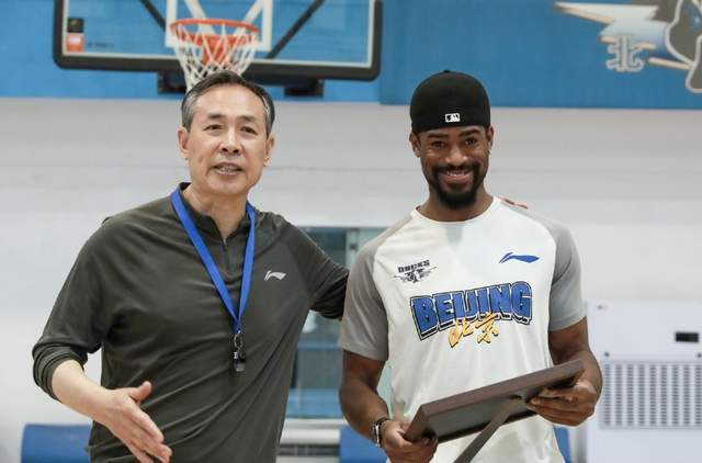 CBA半决赛对阵出炉！四位东北教练开启另类德比 京沪钞能力比拼