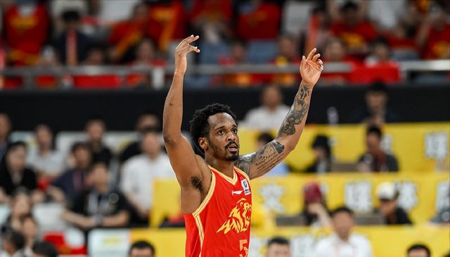 广厦坏消息！孙铭徽伤势再次复发，胡金秋也有不适