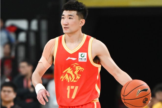 孙铭徽时隔93天复出：3中0献0+3+2+2 无得分仍是晋级功臣