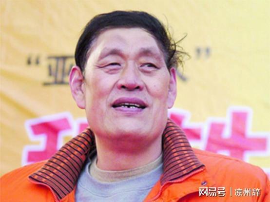 2008年穆铁柱追悼会，姚明、郑海霞悼念，八一掌门几乎全程参与