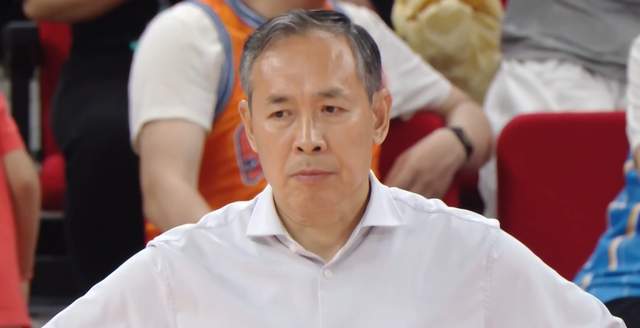 26连胜+三杀北京！上海强得可怕，许利民怒砸广告牌，李楠也无解