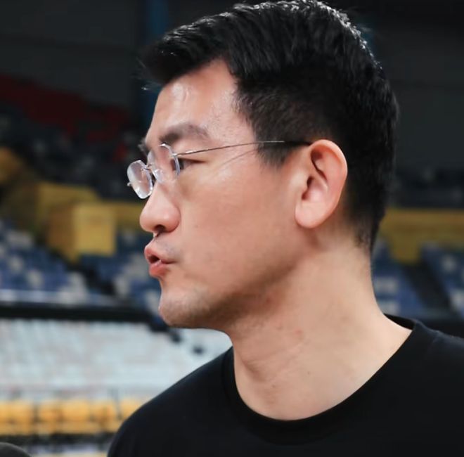 深圳广厦赛前采访！王博必拼G1+谈孙铭徽伤情，郑永刚抱学习态度