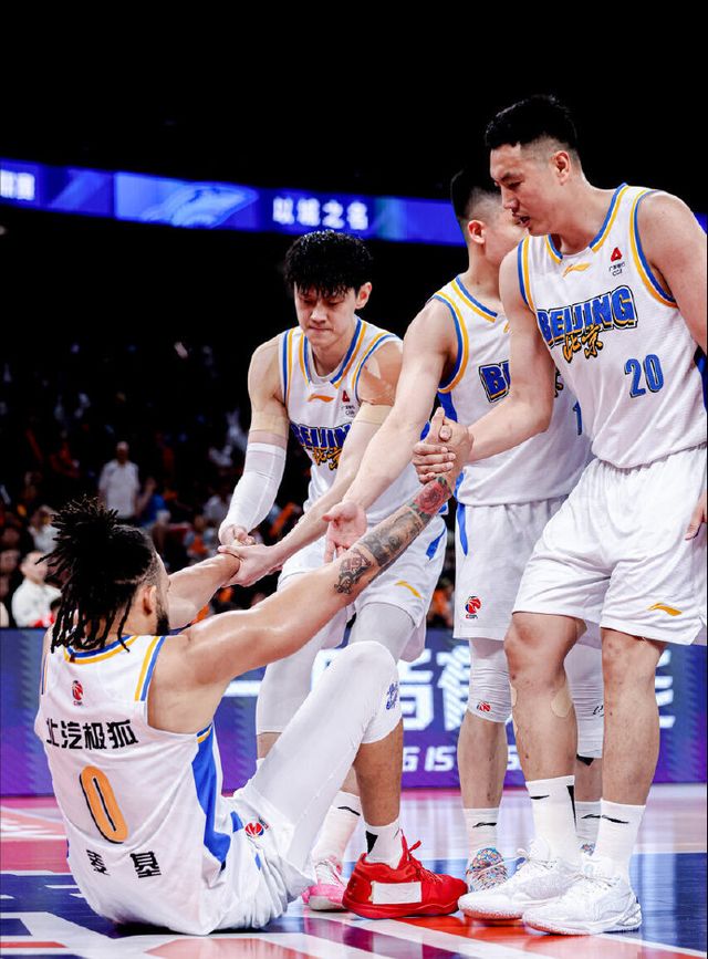 北京男篮坏消息！威廉姆斯伤势不容乐观，可能缺席第二场