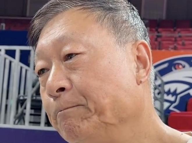 李秋平：上海队今年争冠希望很大，球员在场上重点要大胆、果断