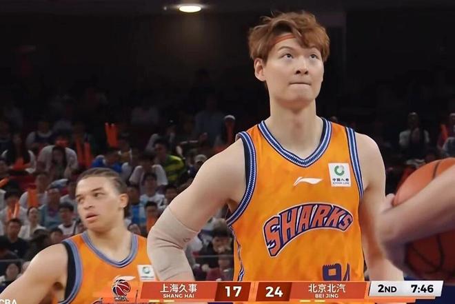 大比分1-1！北京男篮11分力克上海 陈盈骏26分周琦11+10 赵睿15分
