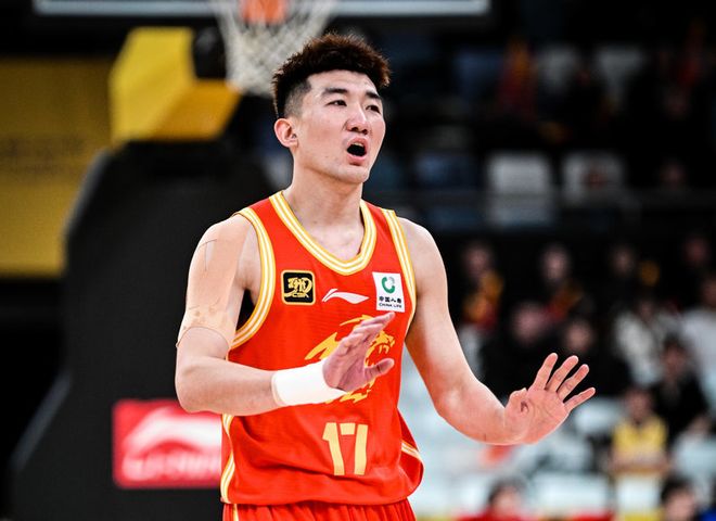 广厦关键先生！孙铭徽12+8献两记制胜三分 助攻全场最高